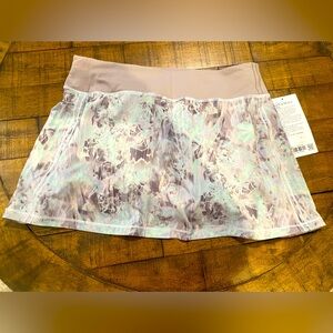 NWT - LULULEMON TENNIS/PICKLEBALL SKIRT - size 8